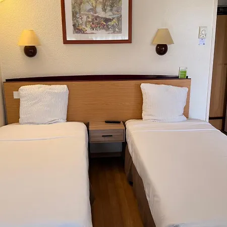 Campanile 3* مارماند