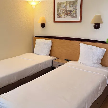 Hotel Campanile 3*