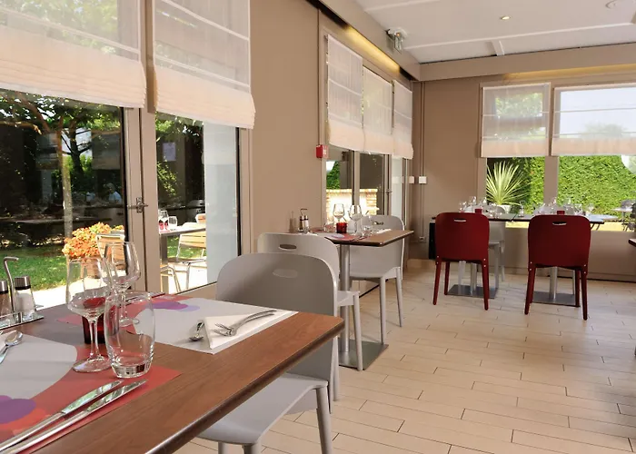 Hotel Campanile 3*
