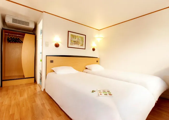 Hotel Campanile 3*